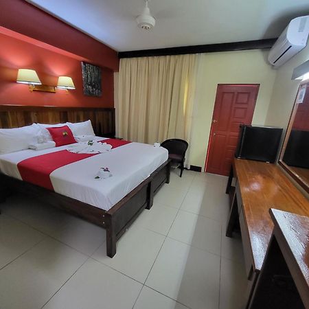 Caye Caulker Plaza Hotel Esterno foto