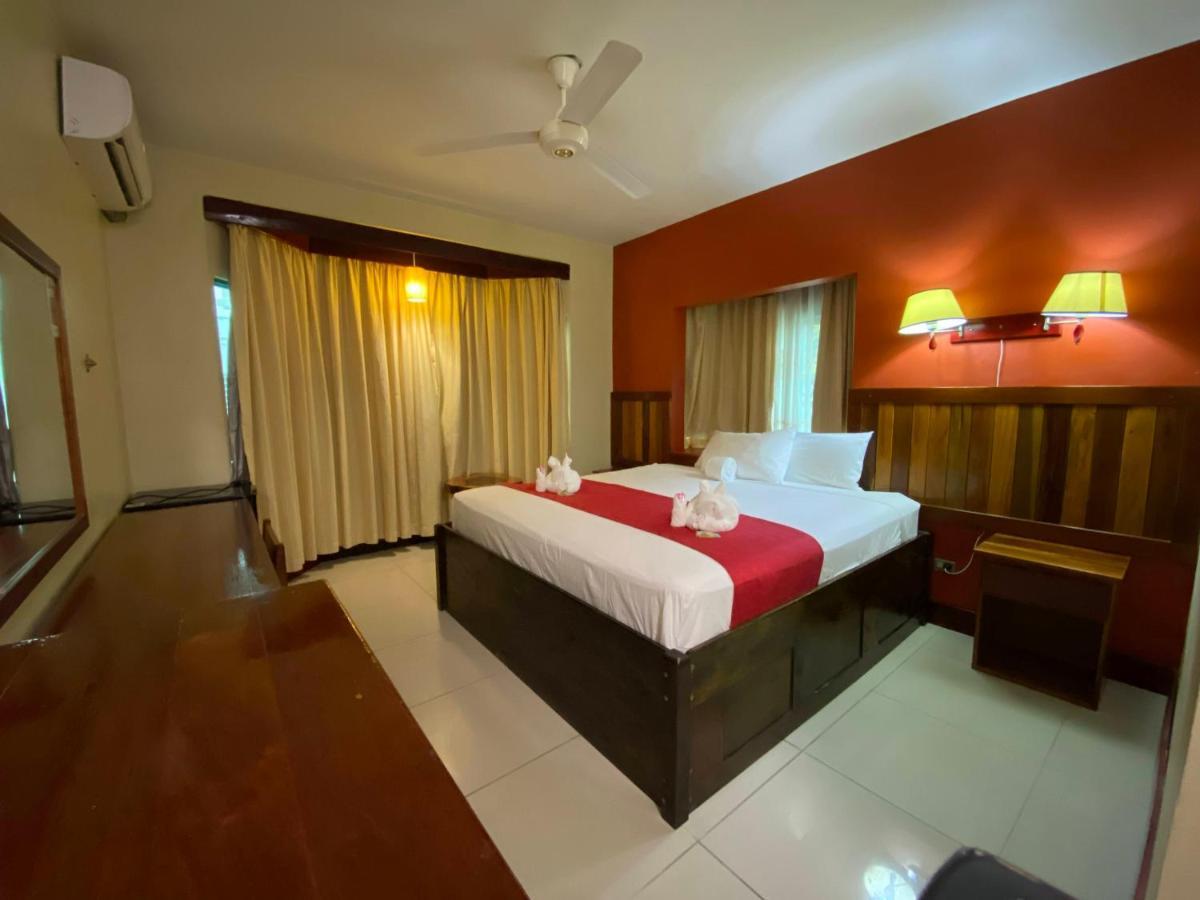 Caye Caulker Plaza Hotel Esterno foto