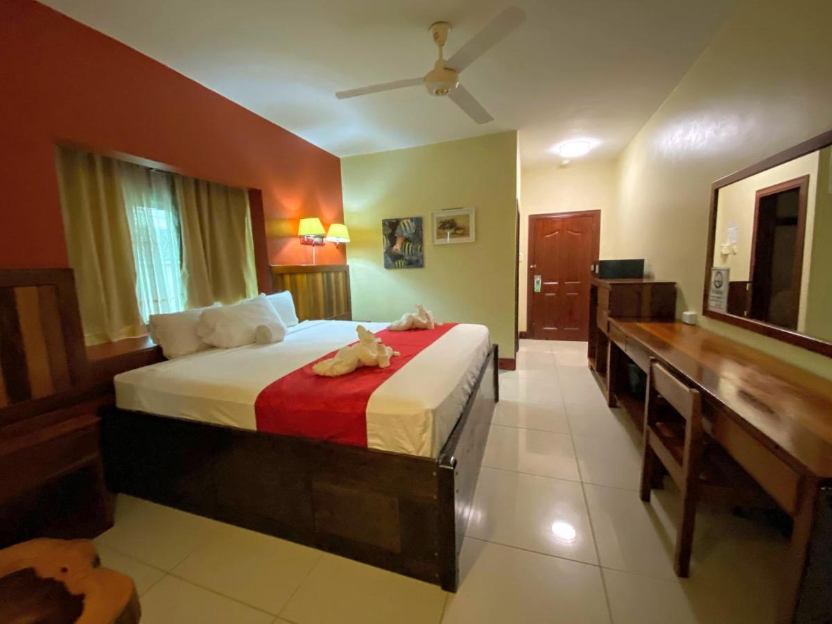 Caye Caulker Plaza Hotel Esterno foto