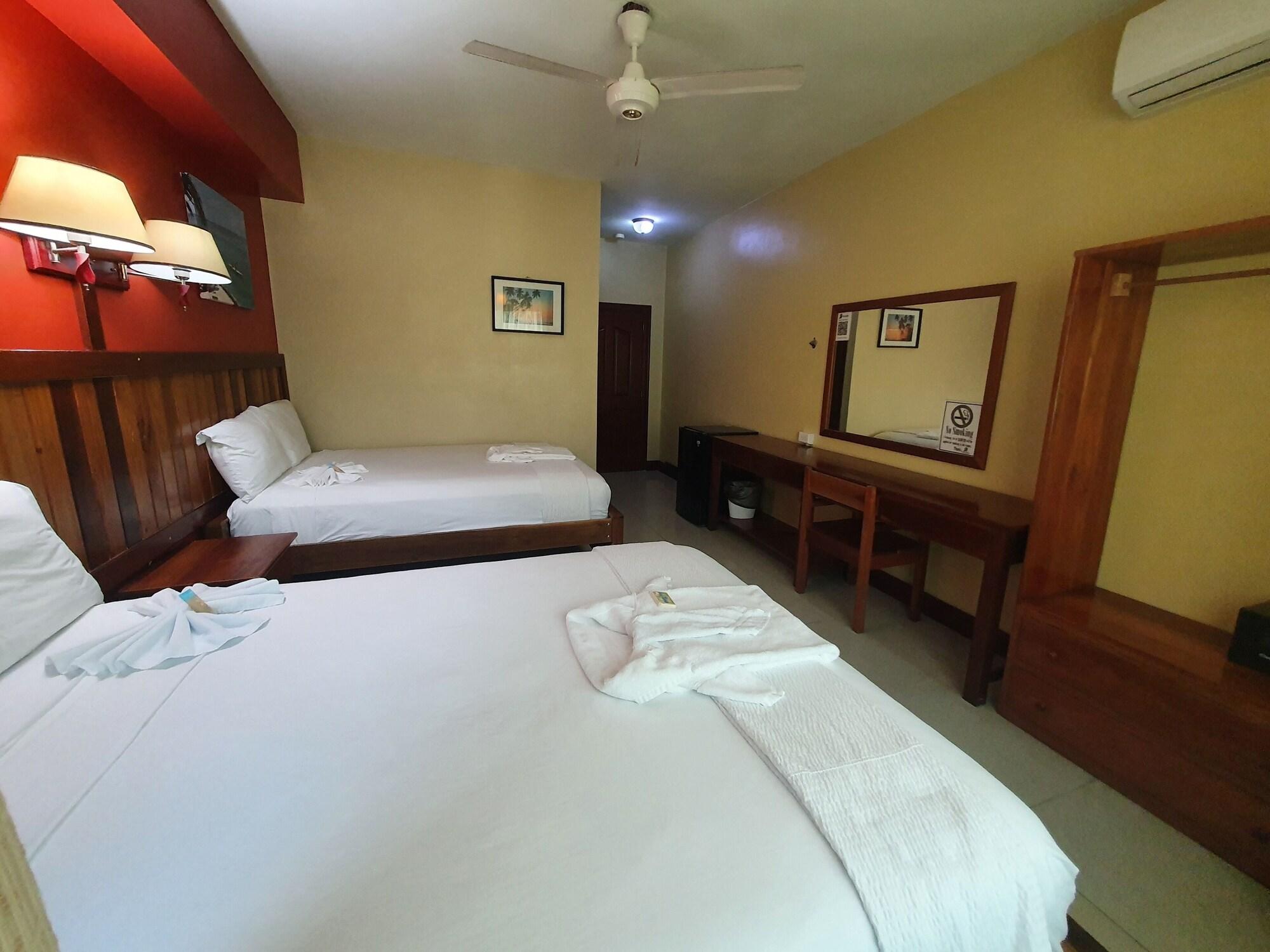 Caye Caulker Plaza Hotel Esterno foto
