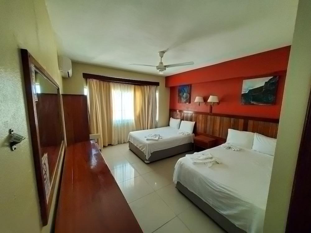 Caye Caulker Plaza Hotel Esterno foto
